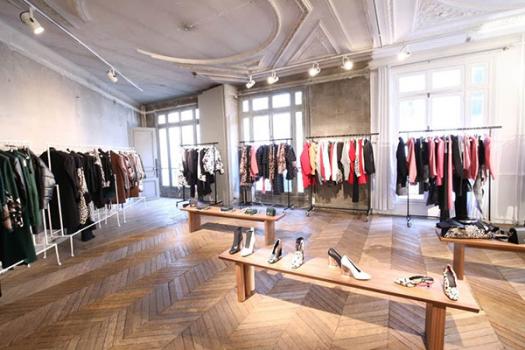 voorkomen Beroep long Showroom Sales Representative: Retail Store Management: Retail Store  Manager Jobs: Marketing Merchandising Careers: Retail Merchandiser:  Merchandising Fashion | Fashion Schools